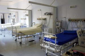 Krankenhauszimmer // ADAMIETZ & KOLLEGEN GmbH